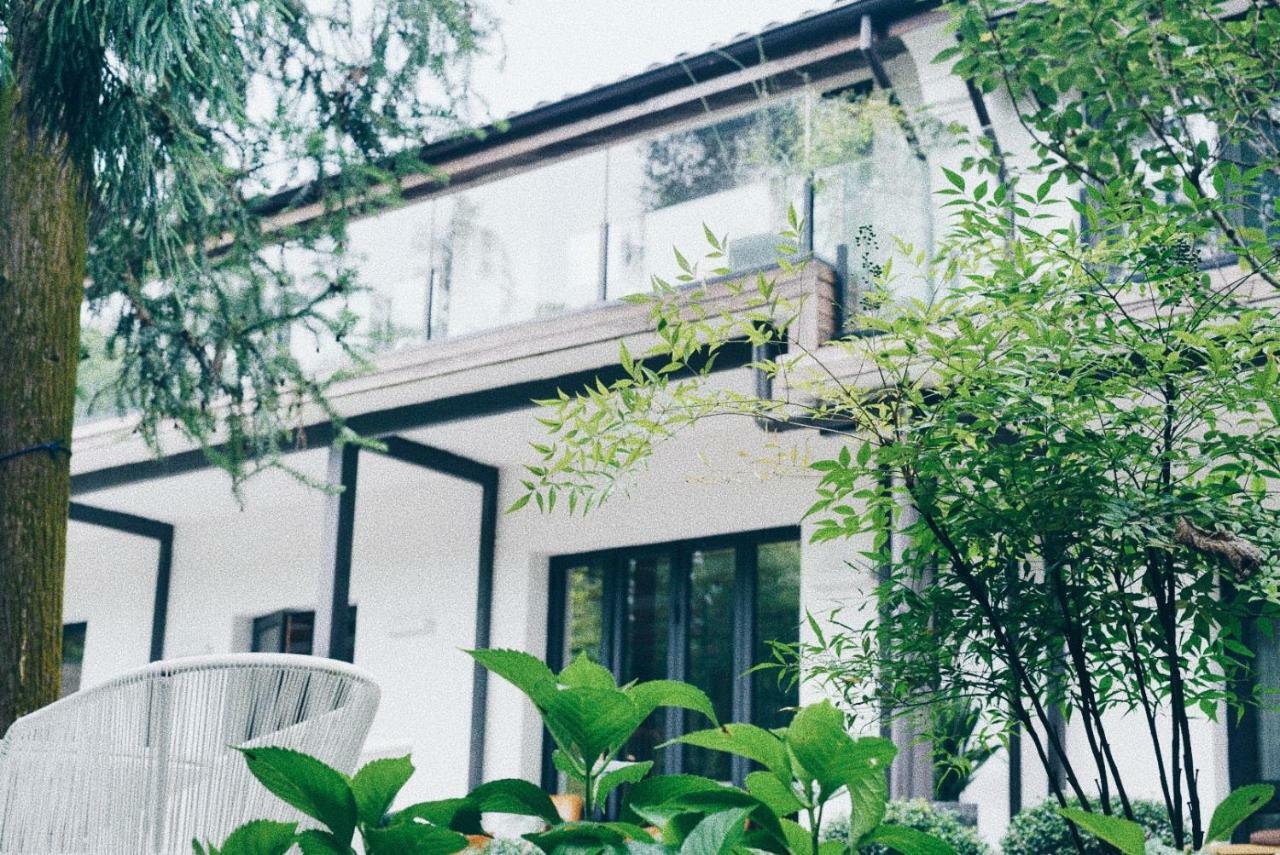 July Bamboo Hostel Deqing Eksteriør billede